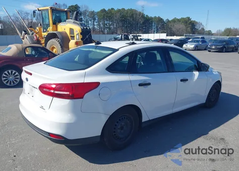 2016 Ford Focus S z USA, uszkodzony, nr VIN 1FADP3E23GL356692